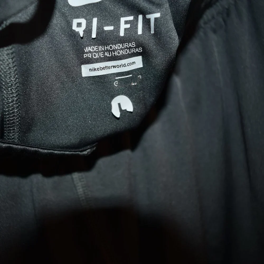 NIKE Dri-fit Shorts Large - Picture 2 of 3